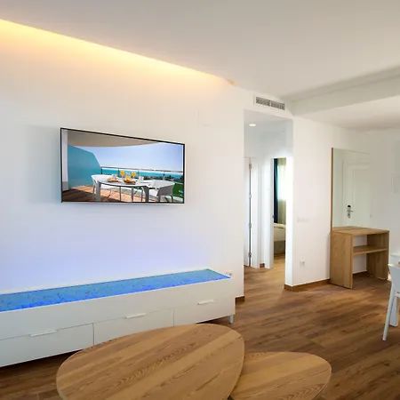 Sea Experience Aparthotel 4*