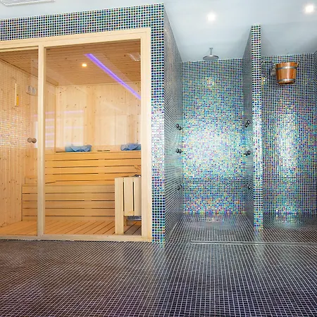 מלון דירות Sea Experience 4*