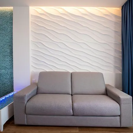 Sea Experience מלון דירות 4*